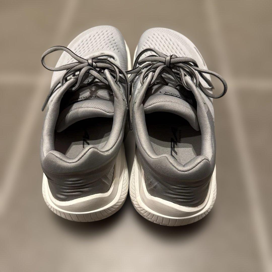 Altra Olympus グレー スニーカー アルトラ