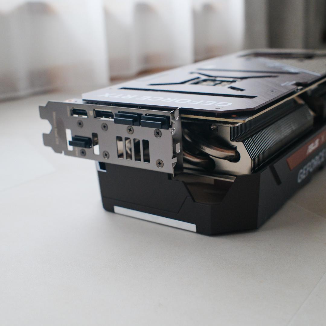 グラフィックボード・グラボ・ビデオカード ASUS GeForce RTX 4080 Noctua