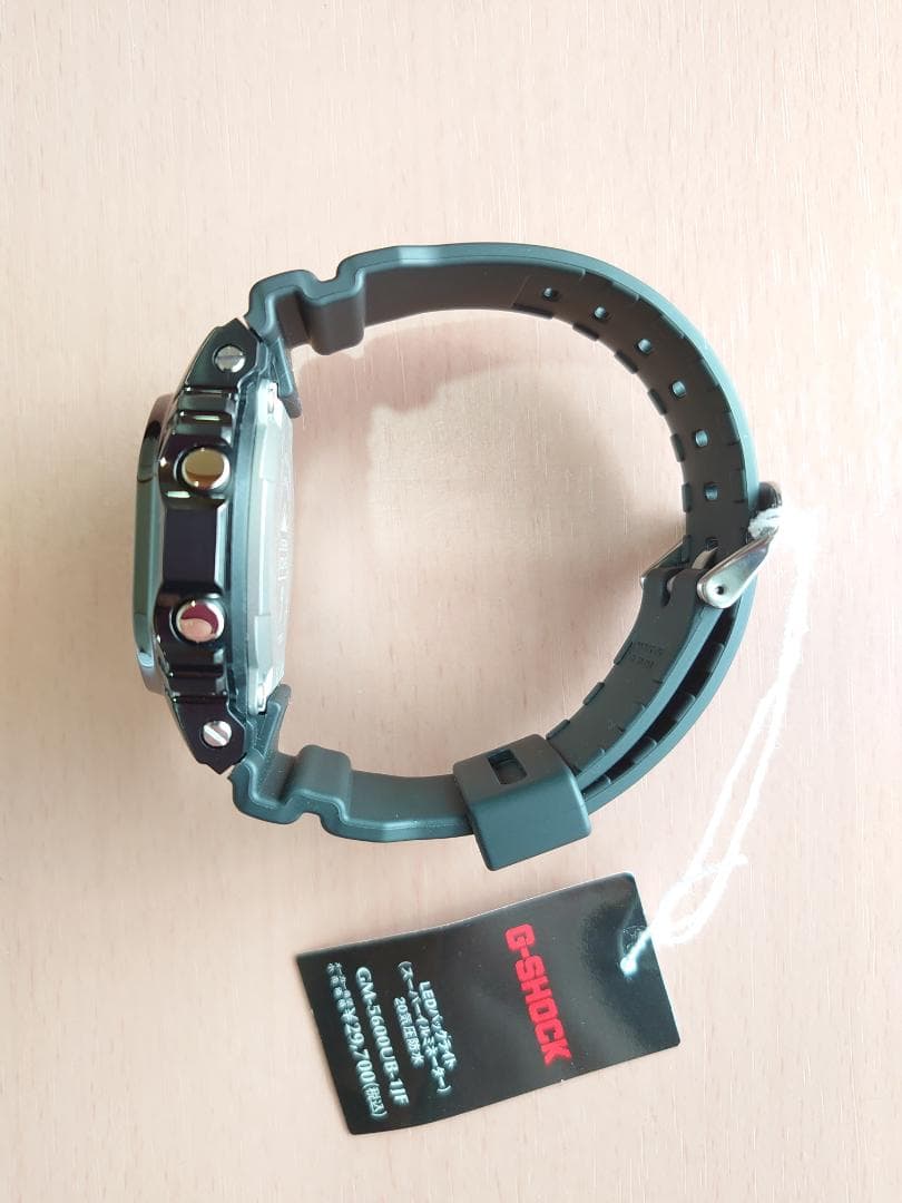 【新品】G-SHOCK メタルケース腕時計 GM-5600UB-1JF
