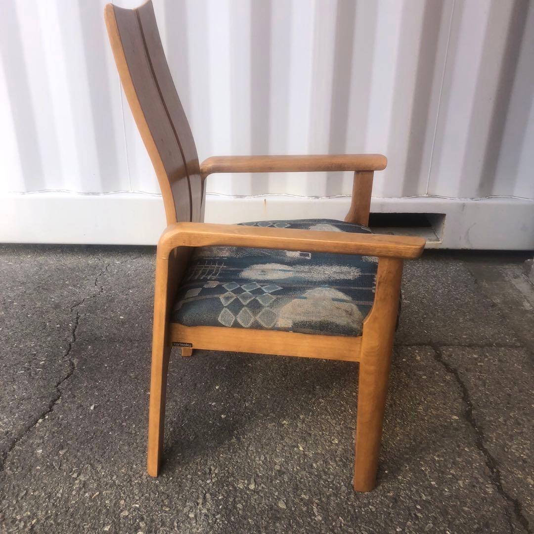 カリモク　ハイバックチェア　モダンデザインの木製チェア　アーム付き　①