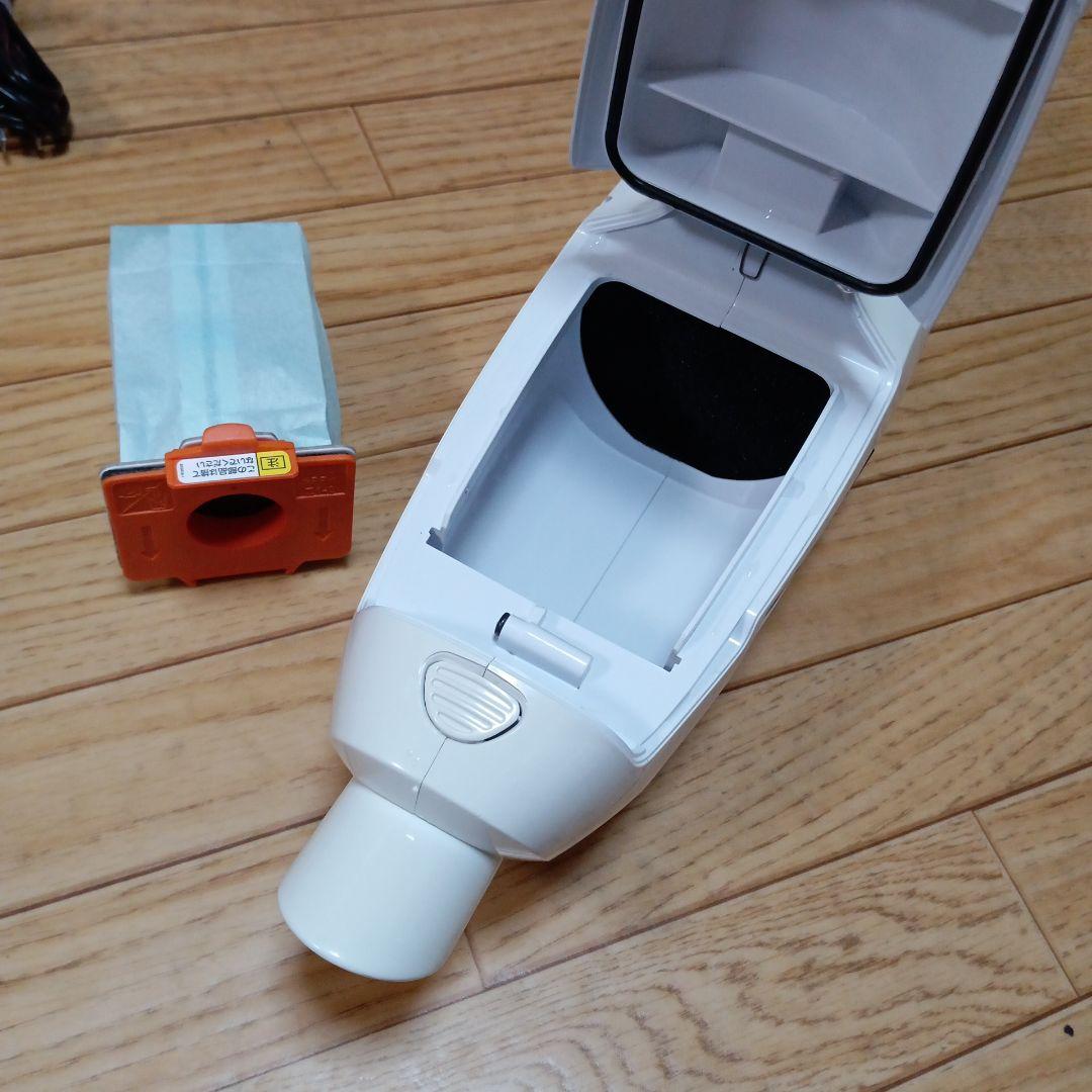 マキタ10.8V充電式クリーナCL107FD バッテリ2個、サイクロン、充電器付