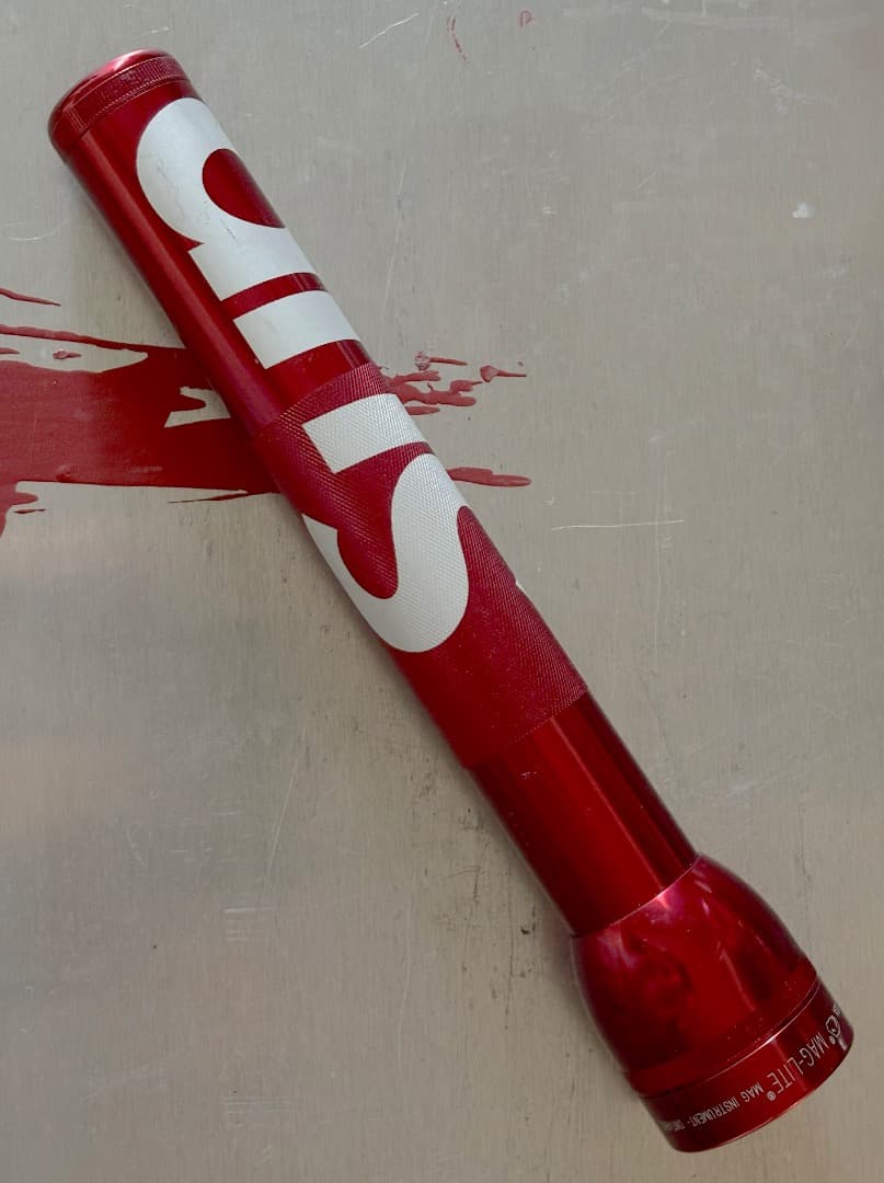 SUPREME MAG-LITE レッド懐中電灯