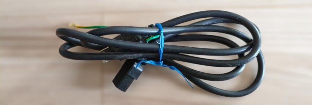 LG 27型ワイド 27MU67 IPS 4K モニター 中古美品 箱付き