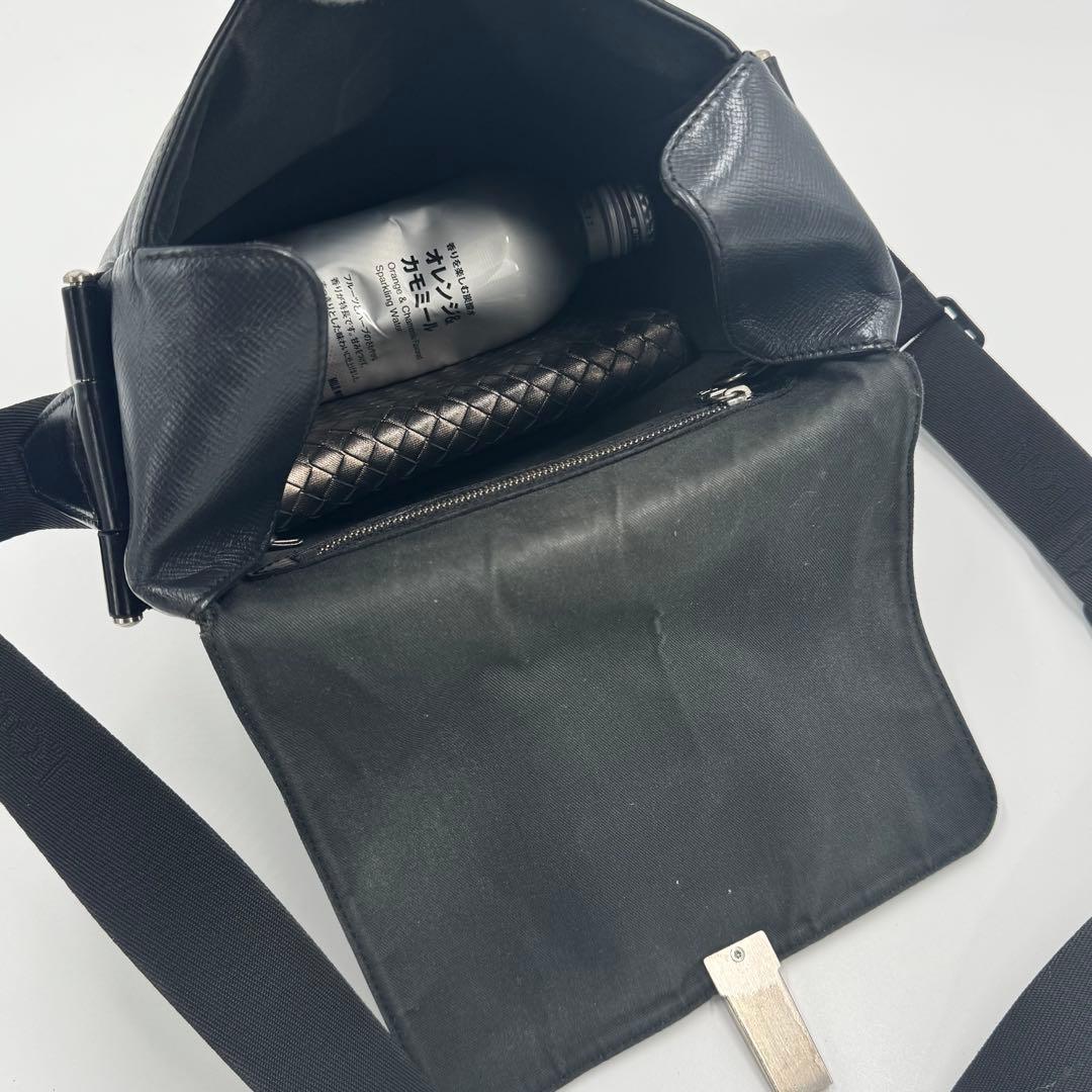 ルイヴィトン タイガ ヤランガ レザー ショルダーバッグ