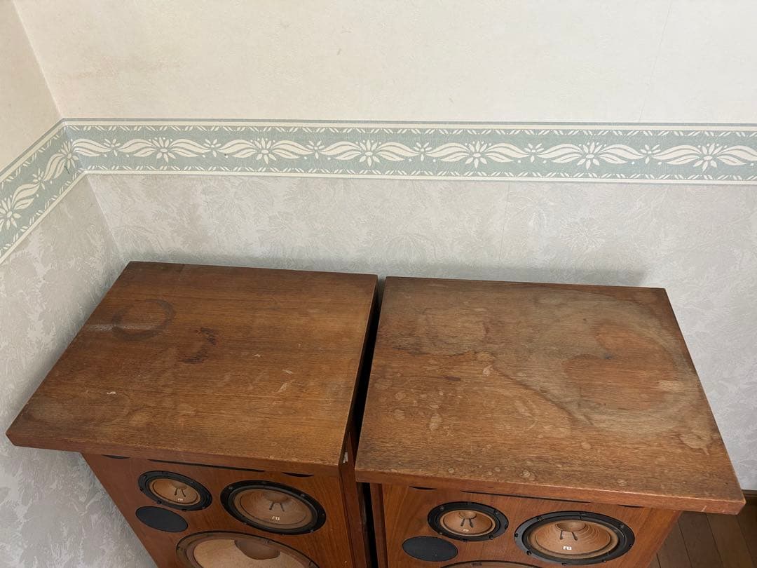 ウッドフロア型スピーカーシステム