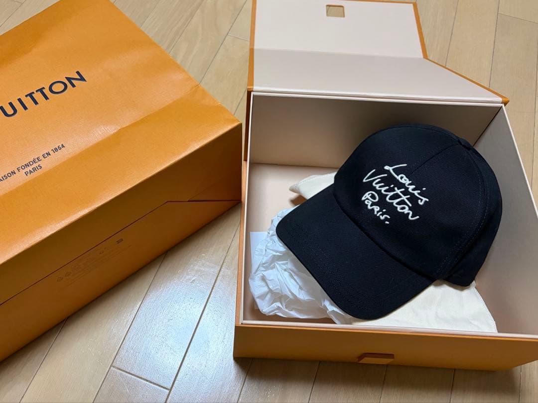 新品ルイヴィトン　ロゴキャップ