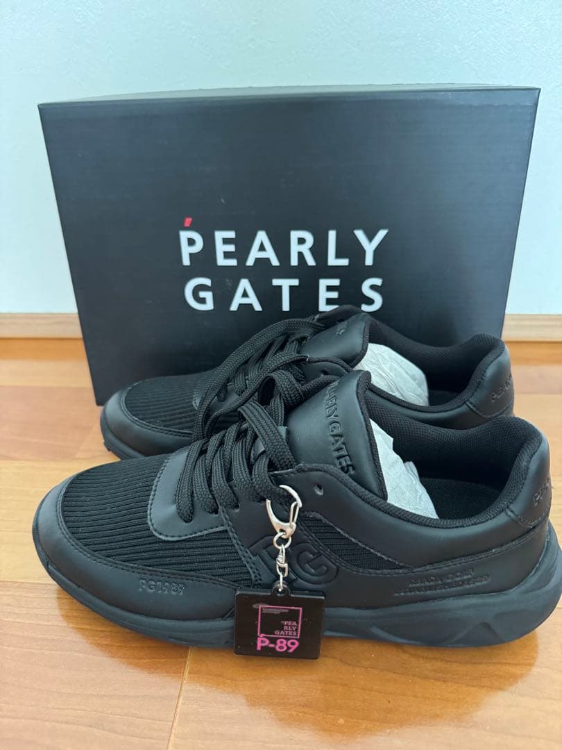 パーリーゲイツ スパイクレスシューズ　レディース24.0センチ　新品、未使用