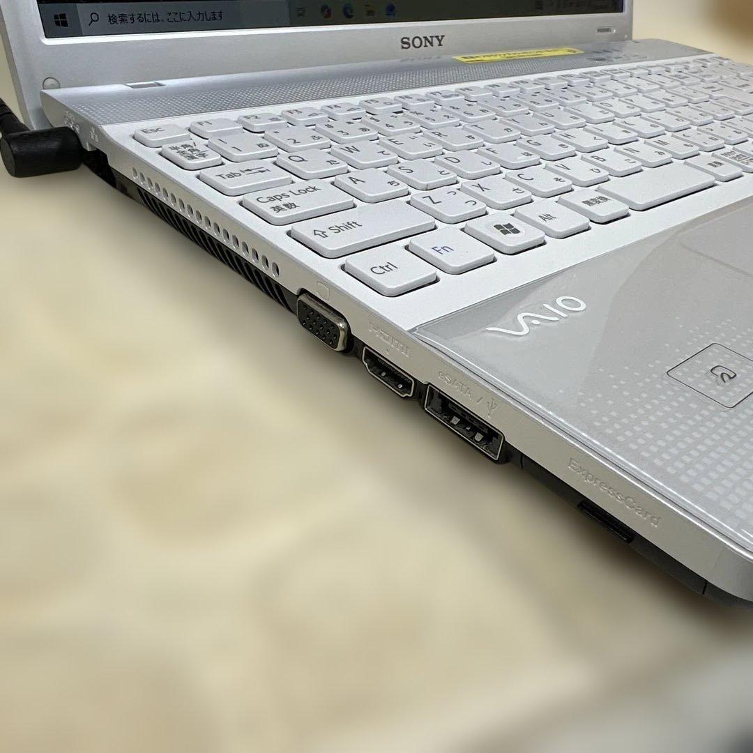SONY VAIO 15.5インチ ホワイトノートPC