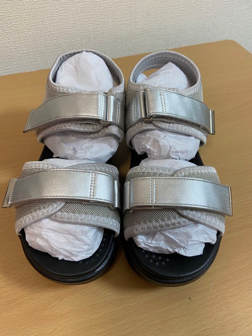ROAS シルバー ストラップサンダル✖️4