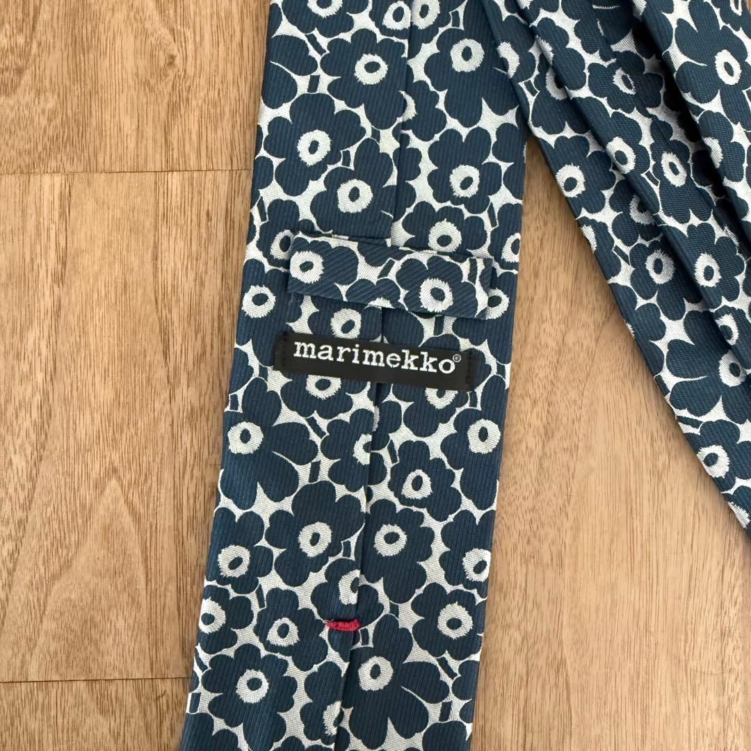 marimekko 花柄 シルク ネクタイ　ネイビー×シルバー