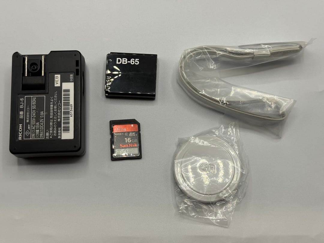 RICOH GR DIGITAL IV ホワイト