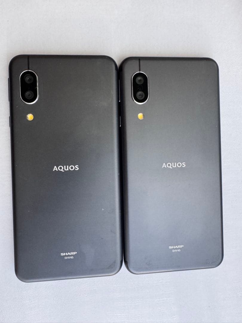 2台AQUOS sense3 SHV45