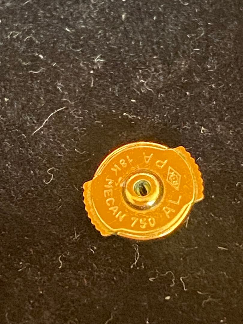 片耳　カルティエピアス　キャッチのみ