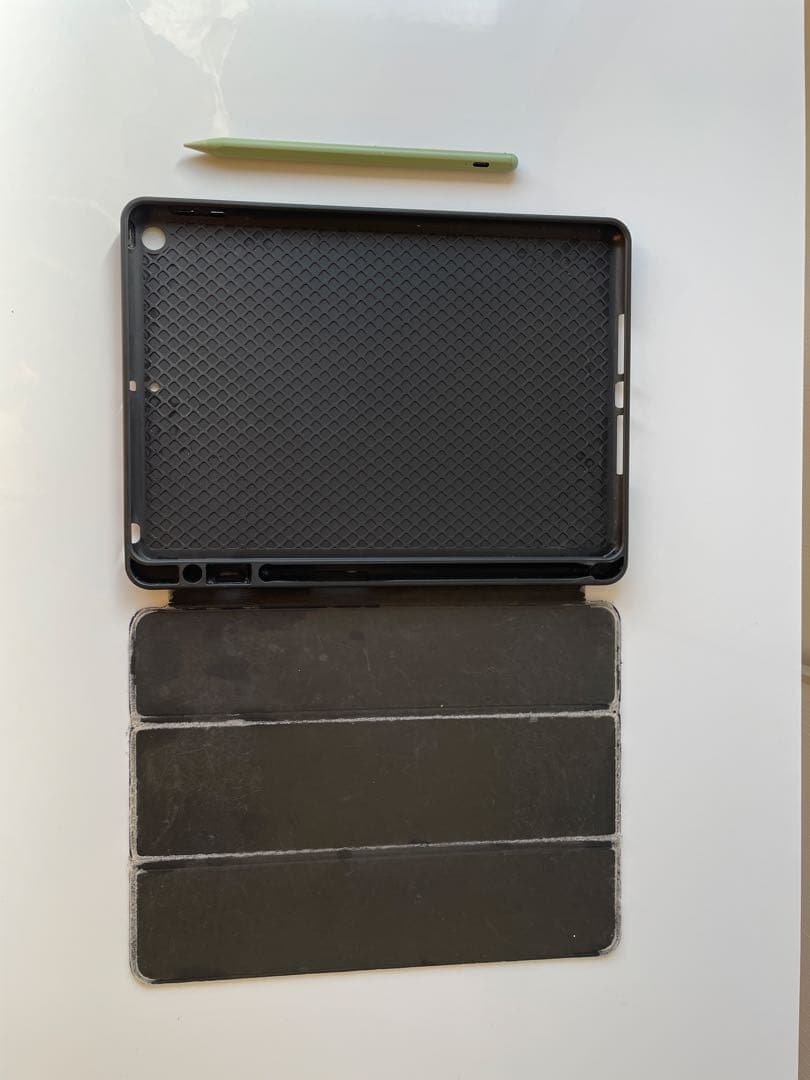 iPad 第7世代（Wi-Fiモデル）32GB スペースグレイ&カバー&ペン付き