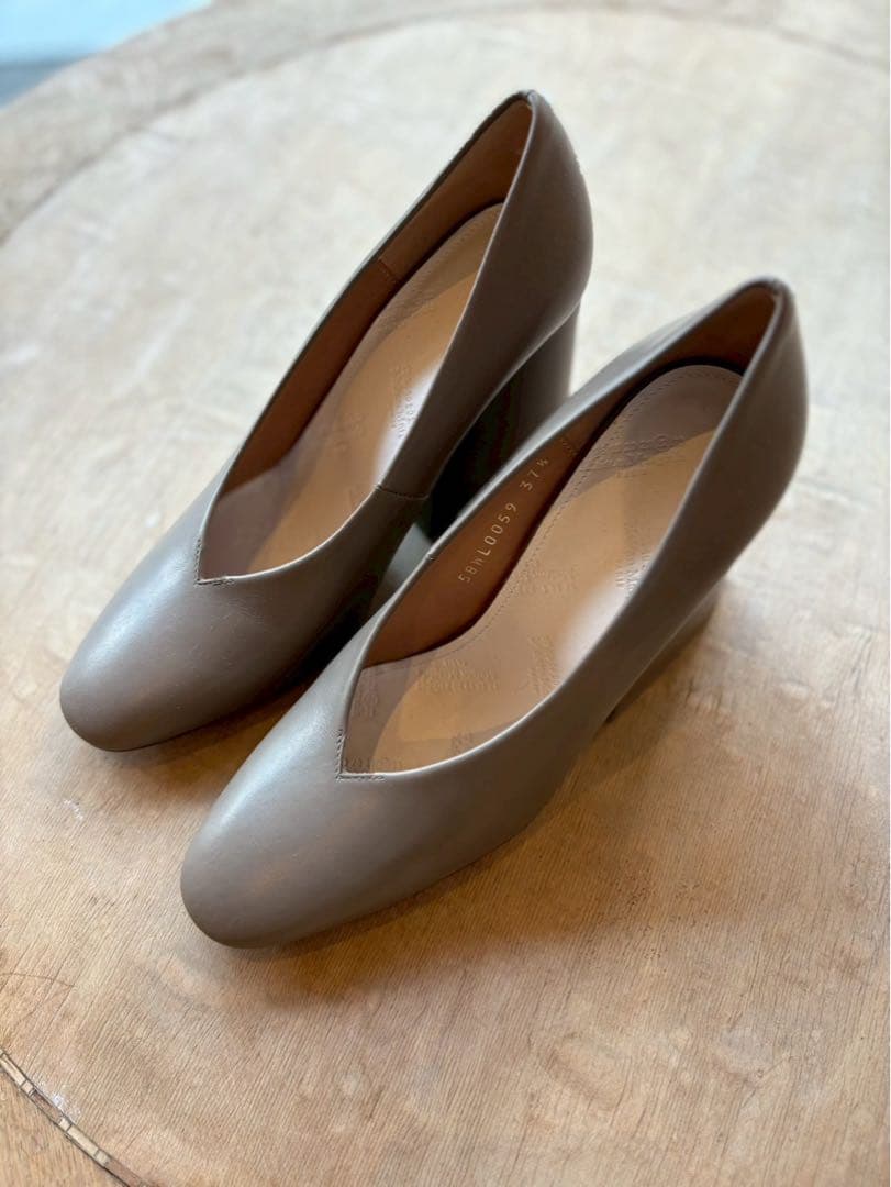 マルジェラ　パンプス　37 1/2 サイズ　ベージュ　未使用品