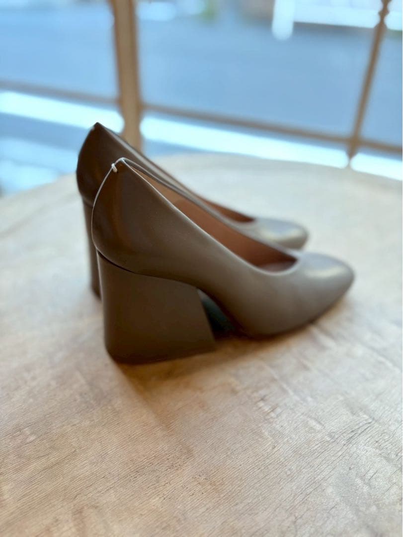 マルジェラ　パンプス　37 1/2 サイズ　ベージュ　未使用品