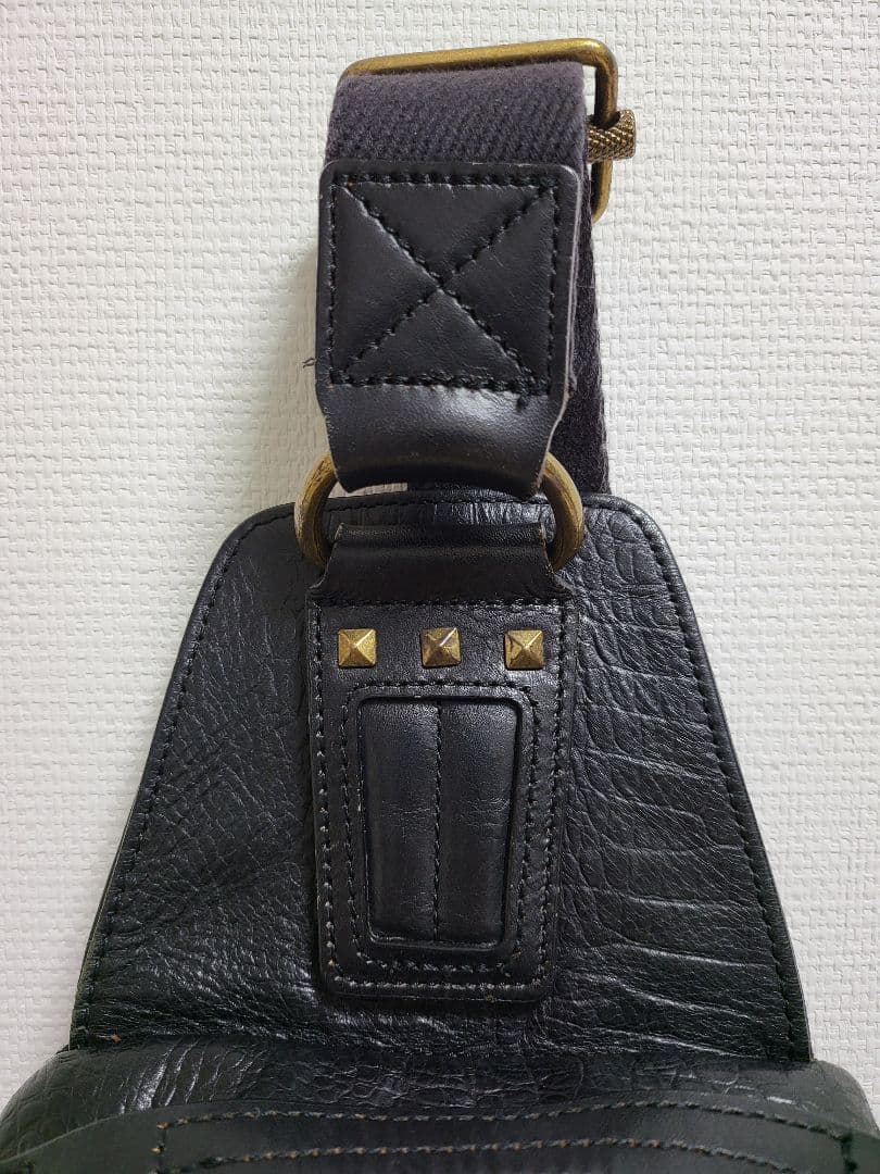 ディーゼル Masterpiece クロコダイル柄ボディーバッグ