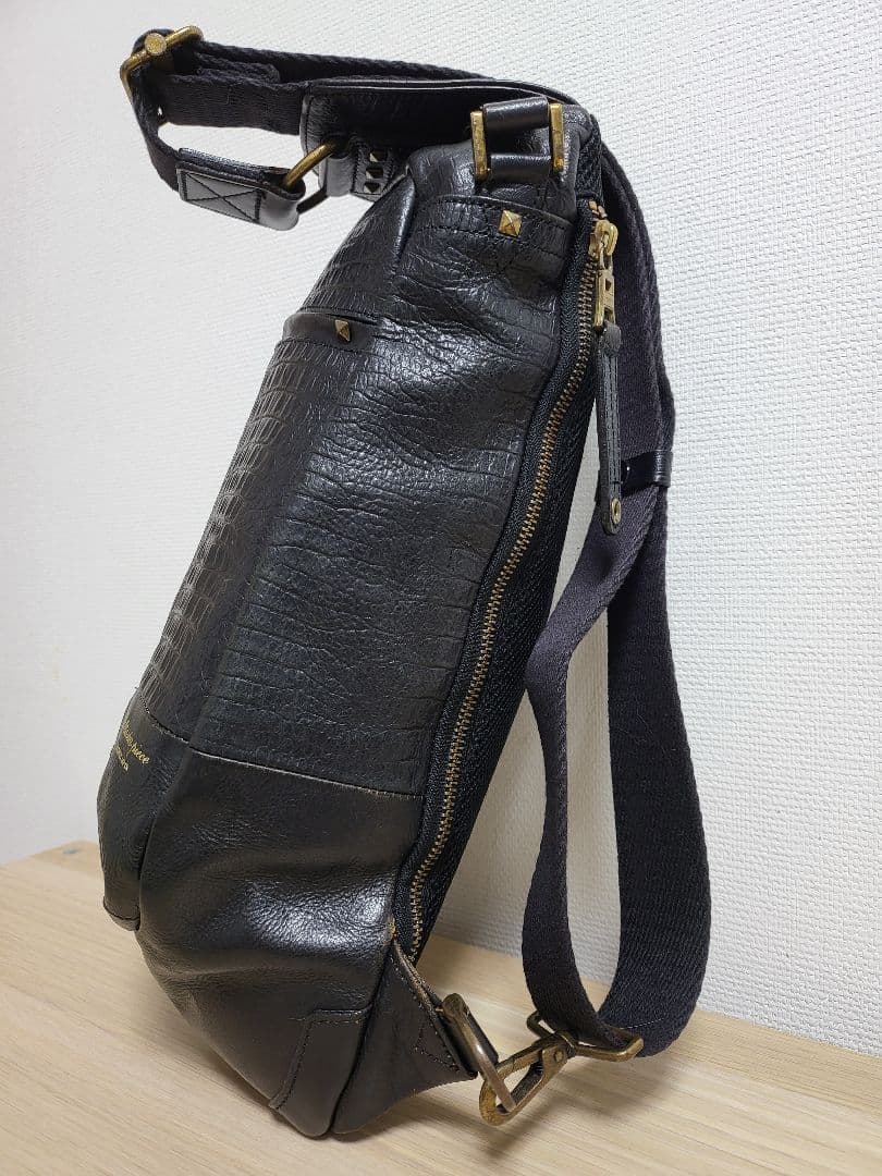 ディーゼル Masterpiece クロコダイル柄ボディーバッグ