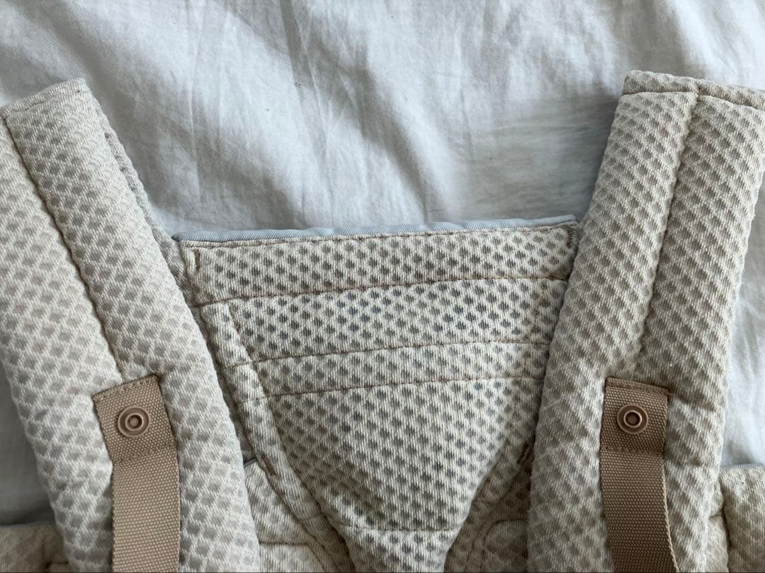 コニーのおまけつき　エルゴベビー　抱っこ紐　オムニブリーズ　サンドベージュ