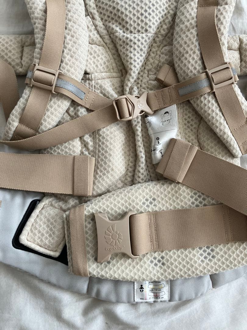 コニーのおまけつき　エルゴベビー　抱っこ紐　オムニブリーズ　サンドベージュ