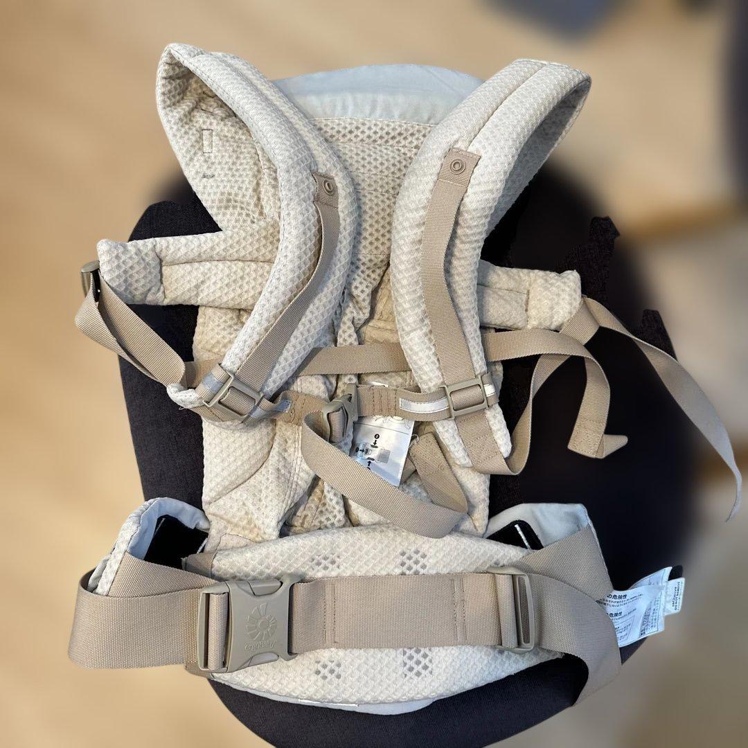 日本限定色　ergobaby OMNI breeze 抱っこ紐　サンドベージュ色