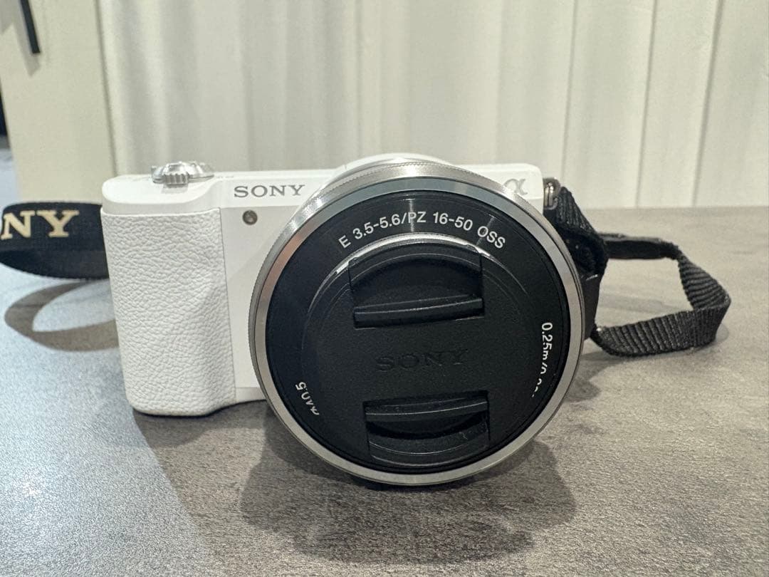 SONY α5100 ミラーレス一眼カメラ　ホワイト