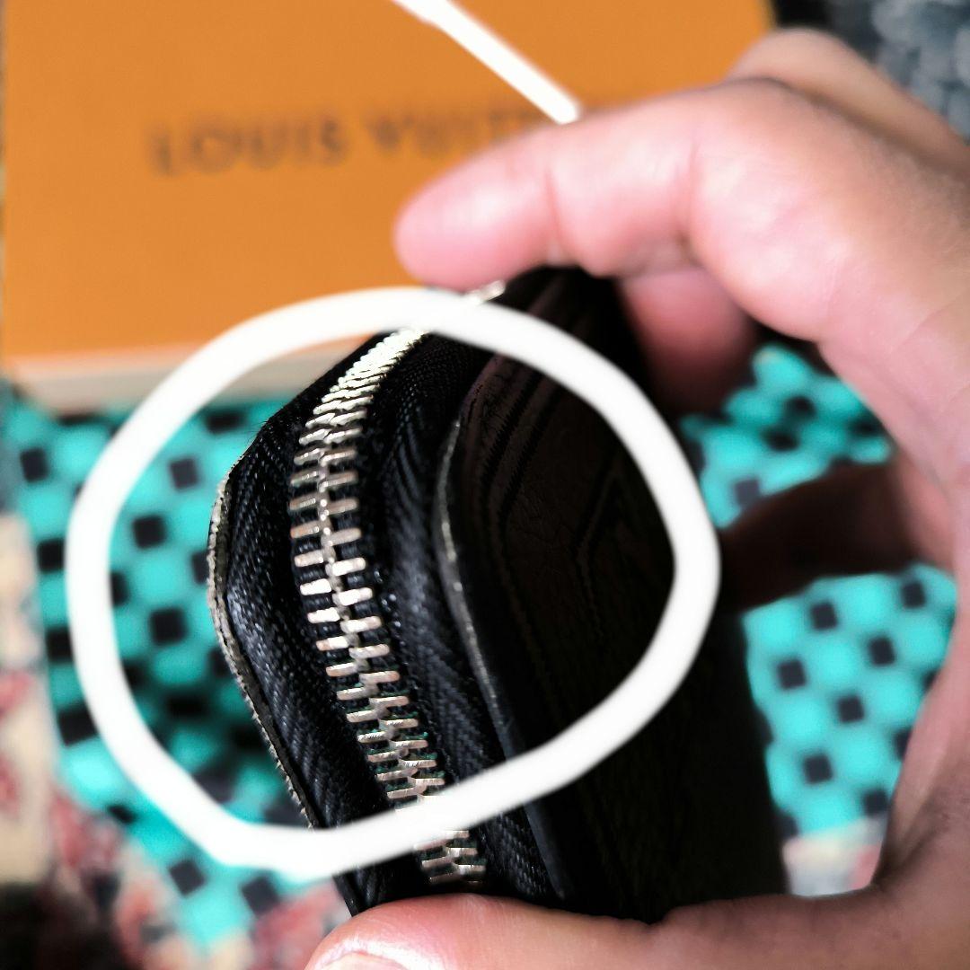 チ*ィ様 ルイヴィトンジッピーウォレットヴェルティカルM68228訳あり