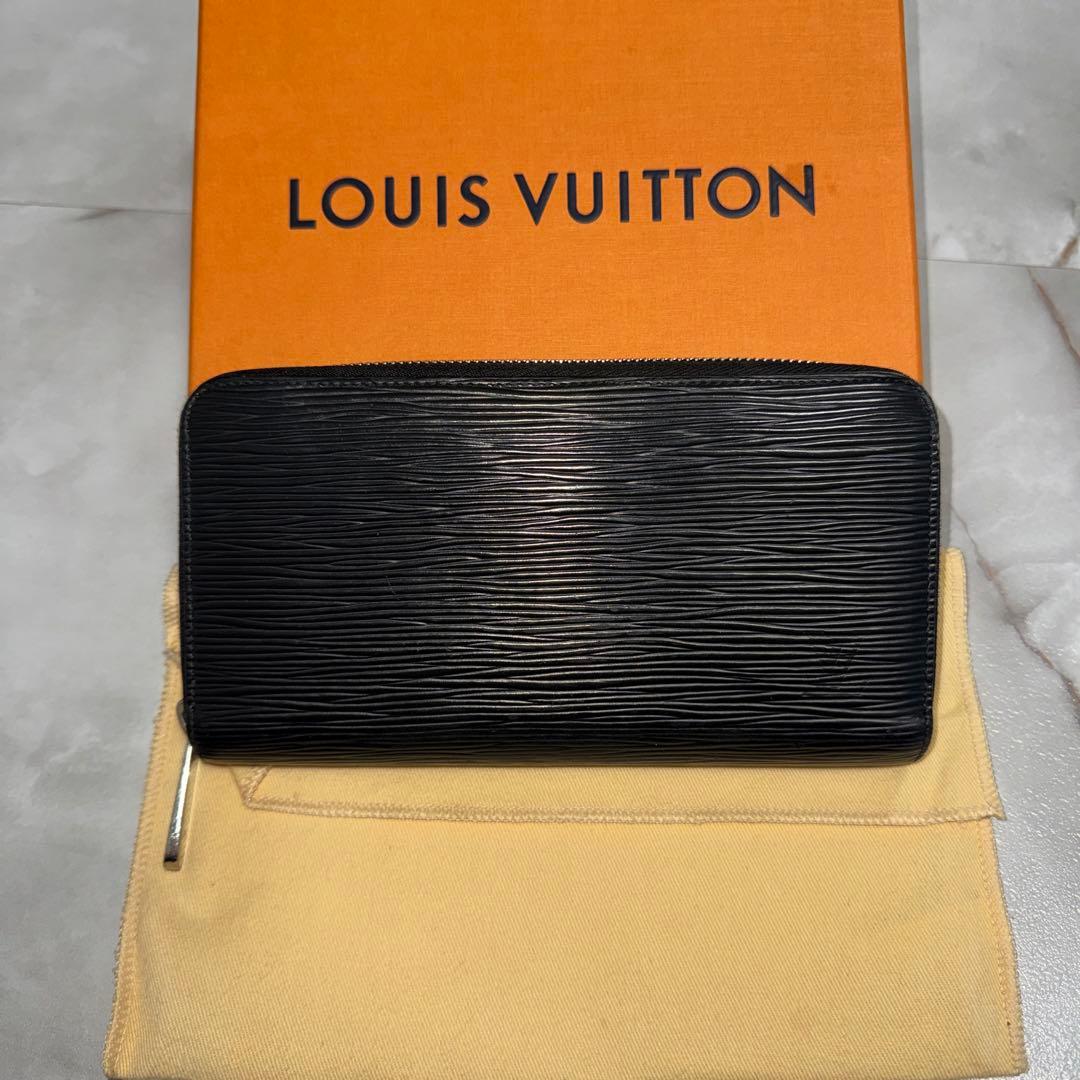 LOUIS VUITTON エピ ジッピーウォレット カード入れ12枚