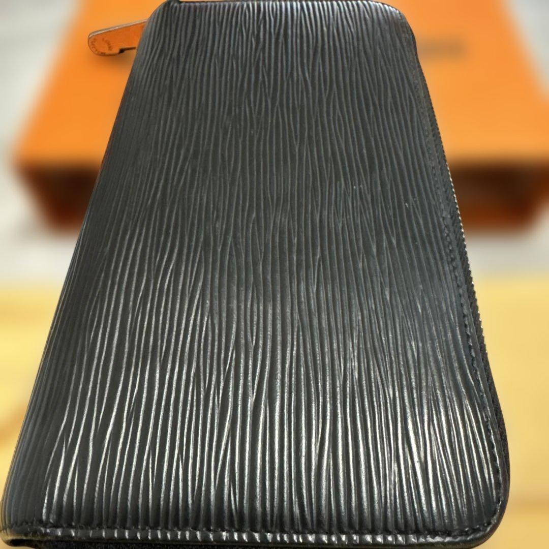 LOUIS VUITTON エピ ジッピーウォレット カード入れ12枚