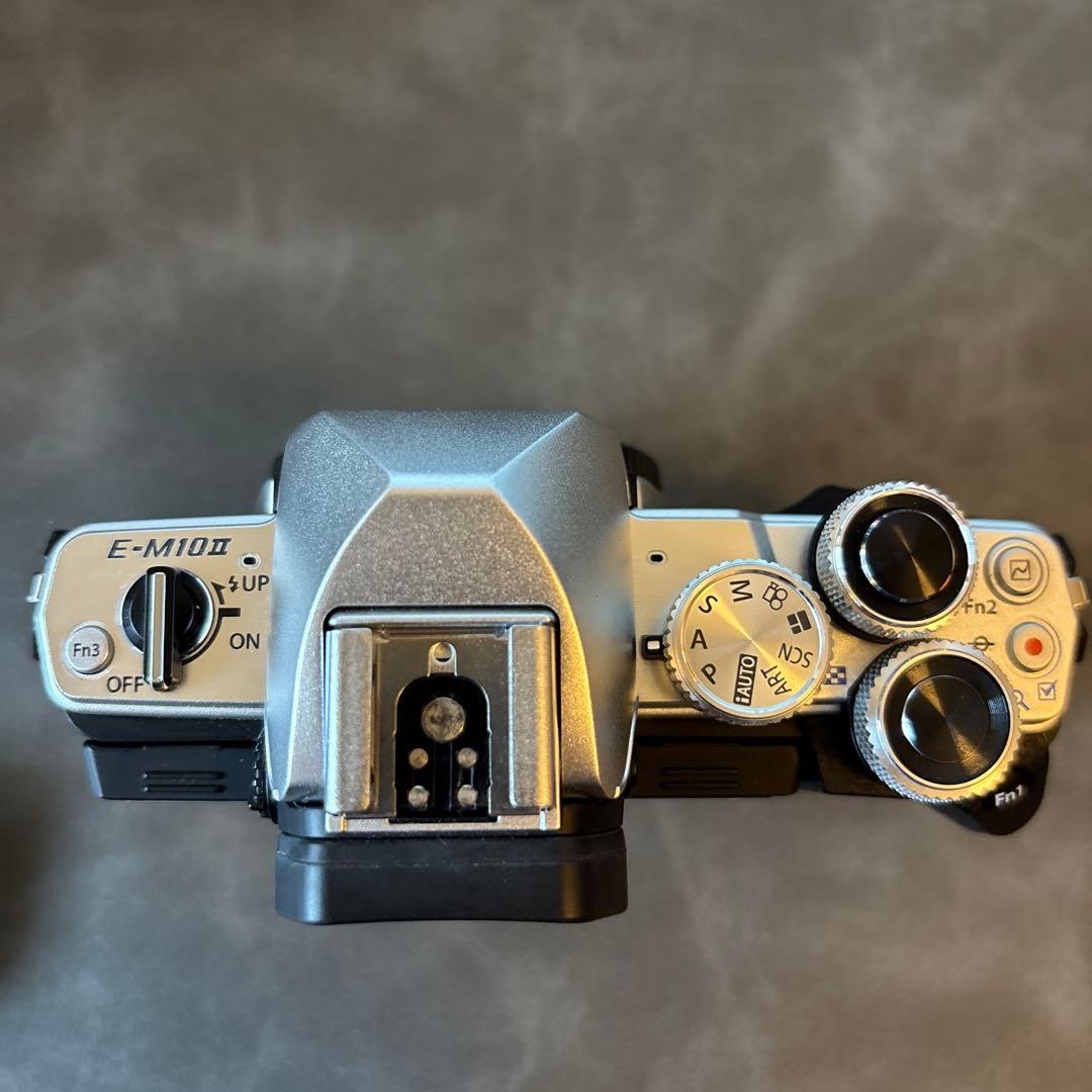 ジャンクOLYMPUS OM-D E-M10 Mark II ダブルズームキット