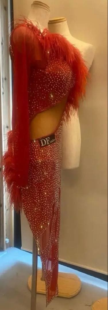 ラテンドレス　赤オーストリッチファー　アシンメトリー