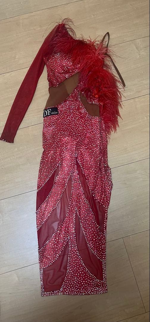 ラテンドレス　赤オーストリッチファー　アシンメトリー