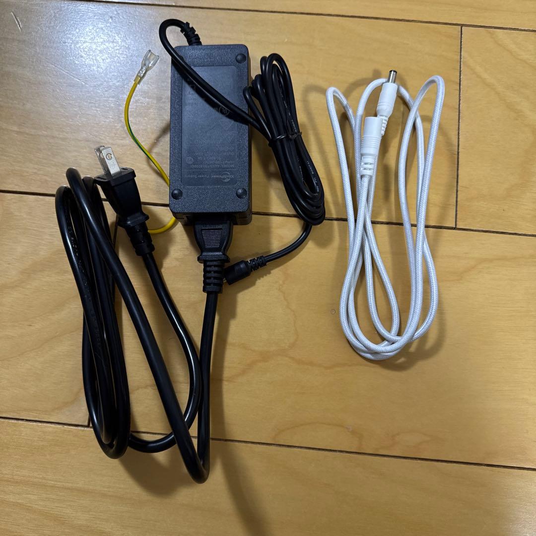 Atmoph Window 2 カリモク製Walnutフレーム付き（傷あり）②