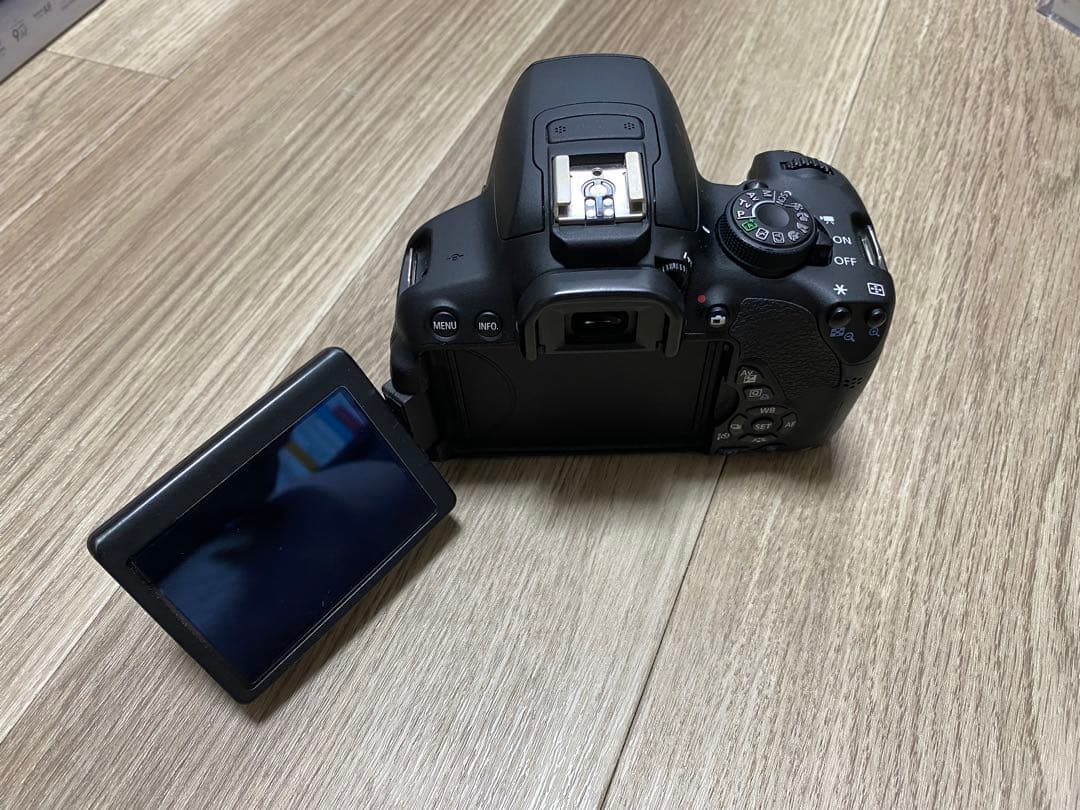 【入門モデル】Canon EOS Kiss X7i 本体 + レンズ