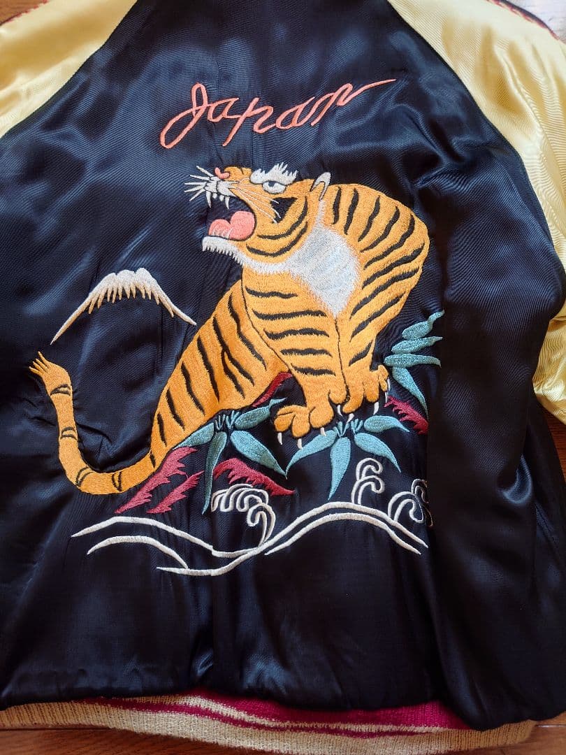 美品　テーラー東洋　スカジャン　虎　鷹　富士山　中綿入り　M　金✕黒　緑✕白
