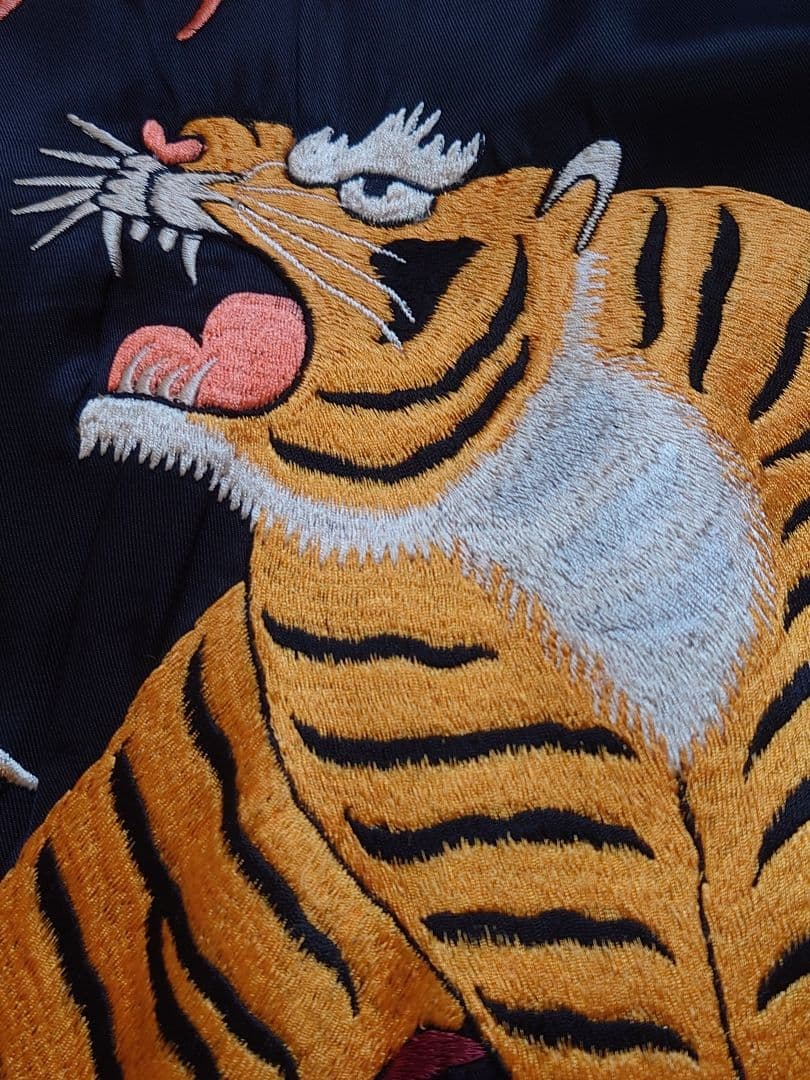 美品　テーラー東洋　スカジャン　虎　鷹　富士山　中綿入り　M　金✕黒　緑✕白