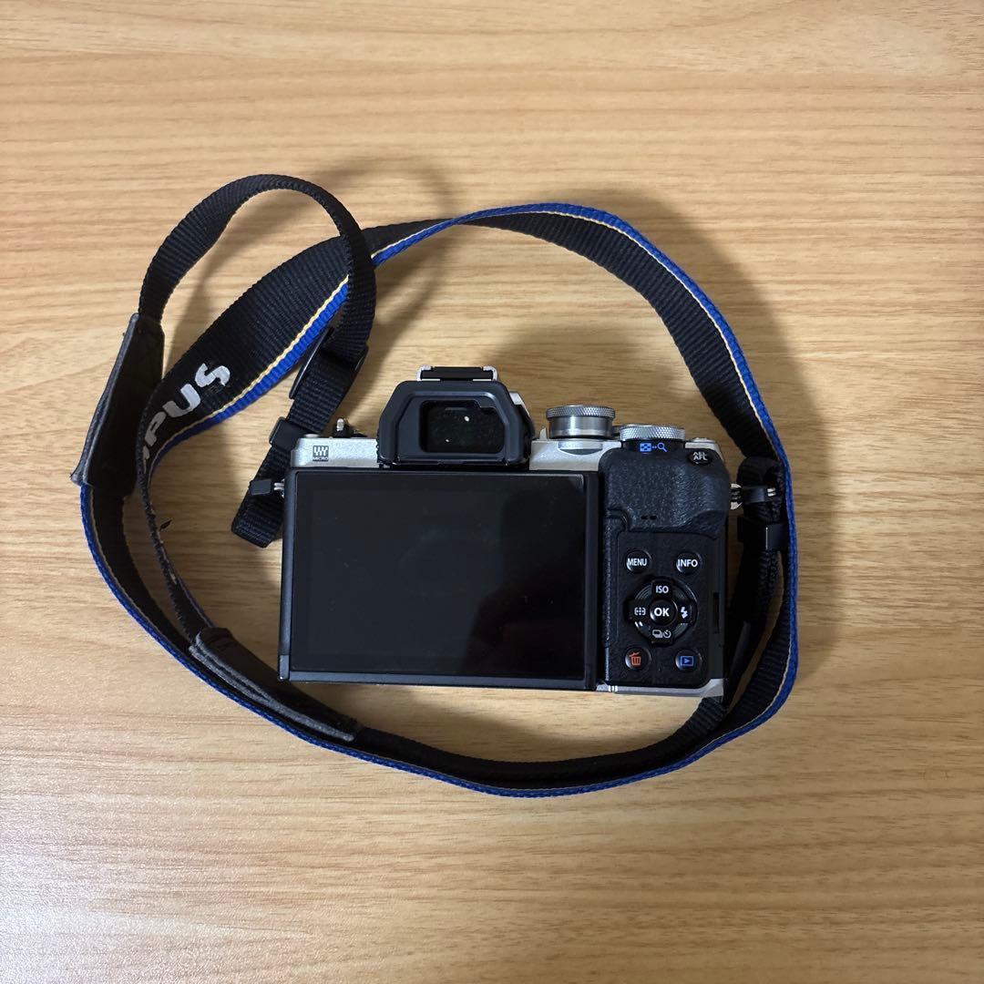 OLYMPUS OM-D E-M10 Mark III 本体