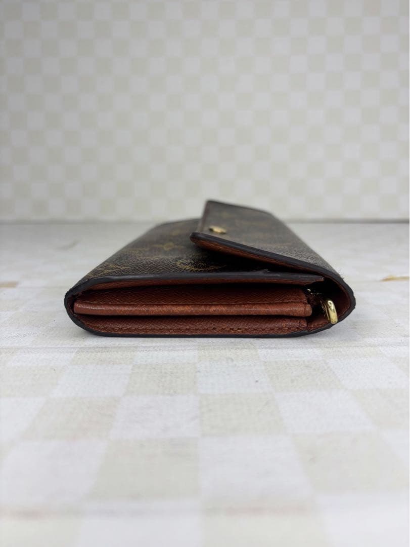 極美品　LOUIS VUITTON ルイヴィトン　長財布　二つ折り　M06
