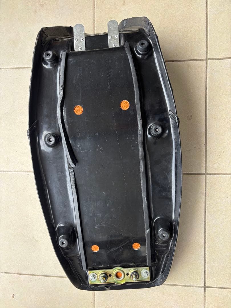 プ*ー様 GSX1400 ラフアンドロード　シート