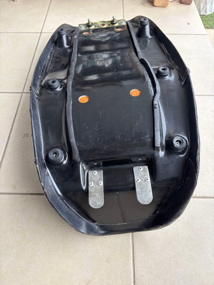 プ*ー様 GSX1400 ラフアンドロード　シート