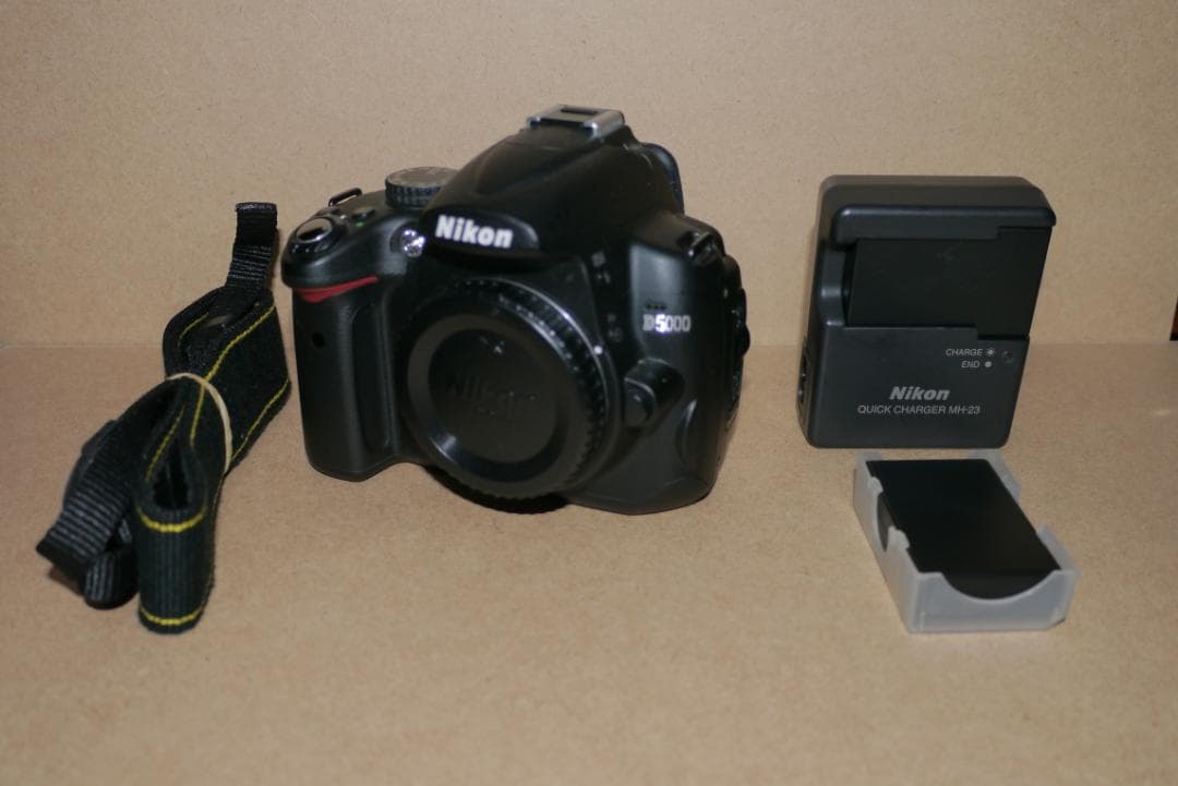 【ショット数452回！】Nikon D5000 ボディ 訳あり（液晶）