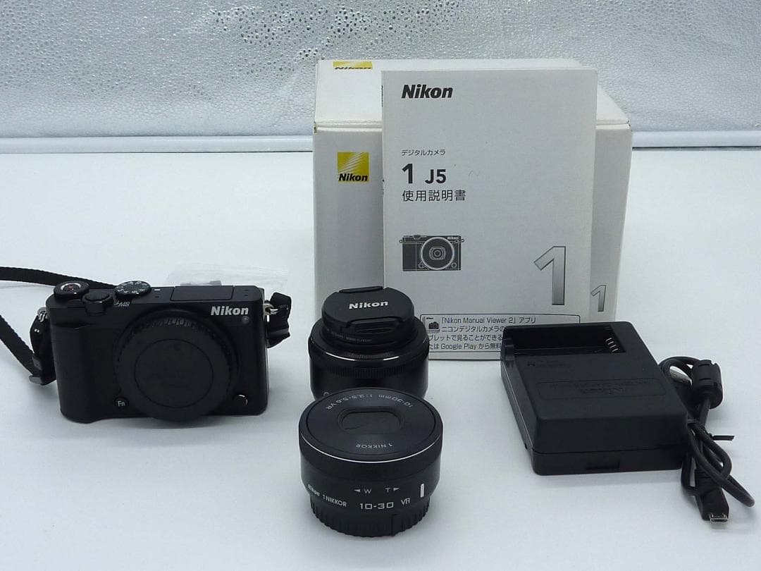 極上品☆最終値下げ！　Nikon 1 J5 ダブルレンズキット　人気のブラック