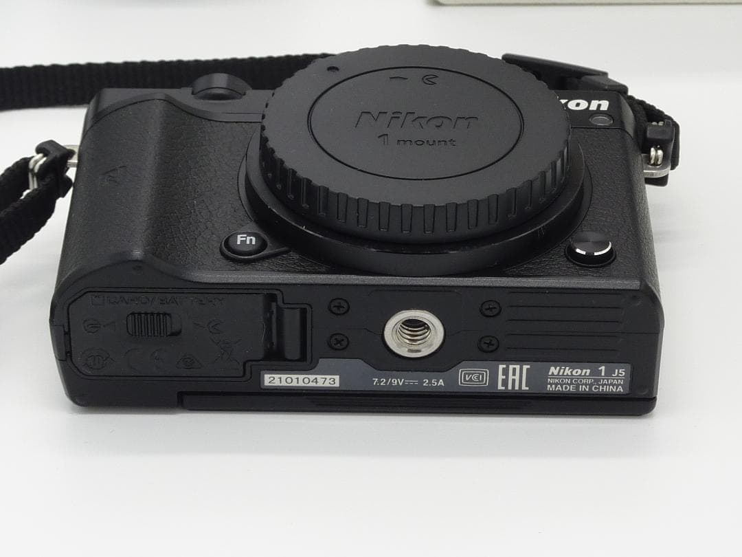 極上品☆最終値下げ！　Nikon 1 J5 ダブルレンズキット　人気のブラック