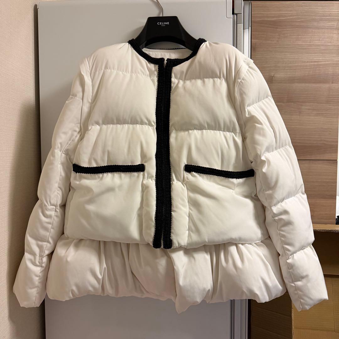 ホワイト ダウンジャケット ブラックトリミング