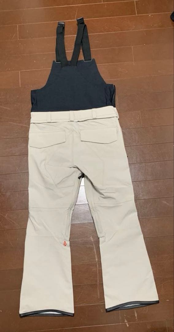 新品未使用　24-25 VOLCOM ボルコム スノーボード　ビブパンツ