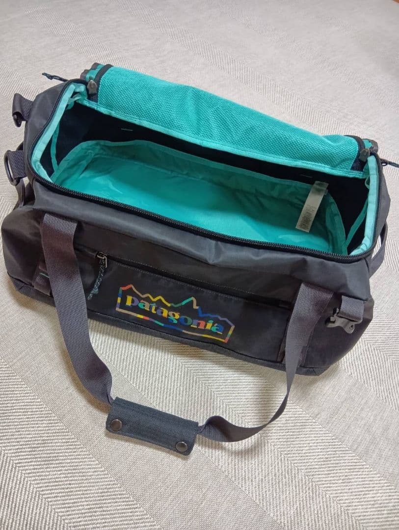 patagonia　ブラックホールダッフル　40Ｌ