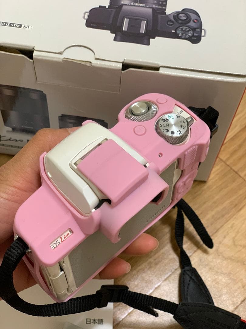 Canon EOS Kiss M ホワイト 2本レンズ付き