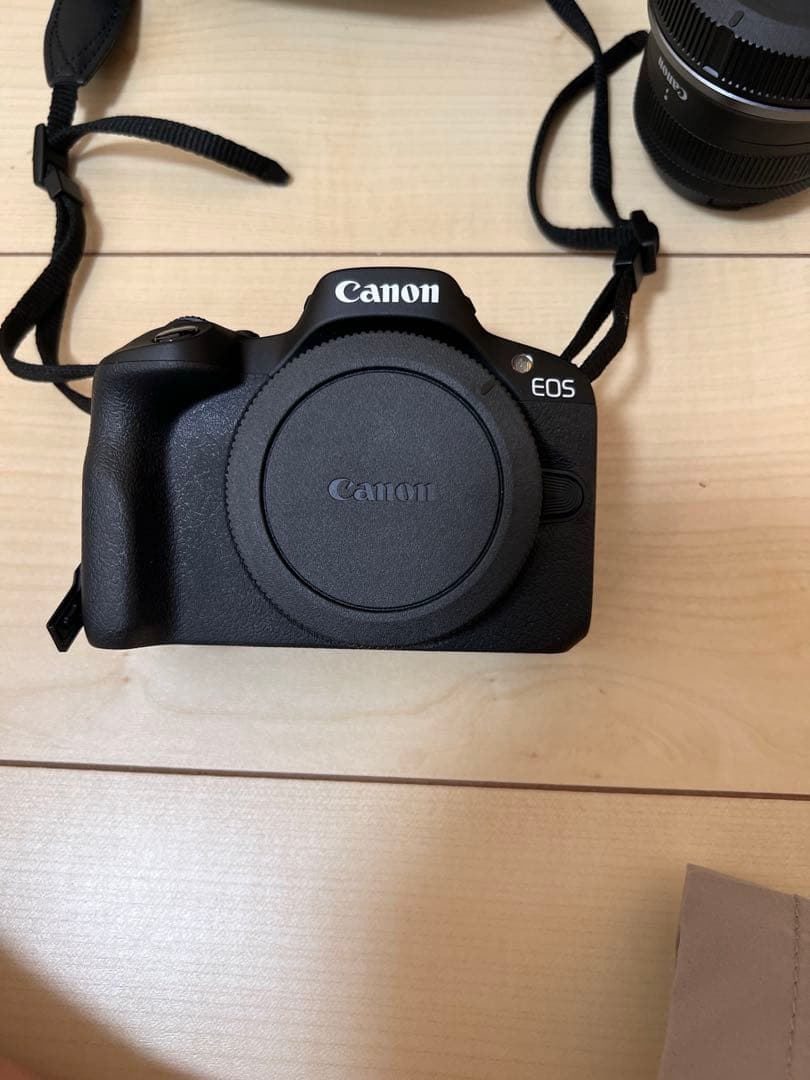 【高坂鷄男】Canon EOS R50本体 カメラケース付き