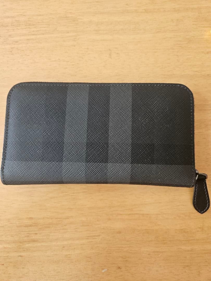 Burberry ブラック チェック柄 長財布　バーバリー