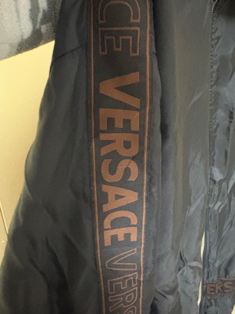 VERSACE ブラック ナイロンジャケット